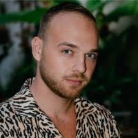 Erez Strauss's Instagram, Twitter & Facebook