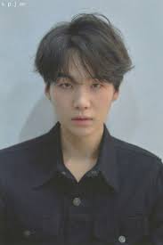 Scan Love Yourself 轉 Tear R Version Suga Yoongi Min Yoongi Album Bts