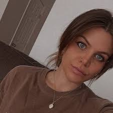 Shane Roebuck's Instagram, Twitter & Facebook