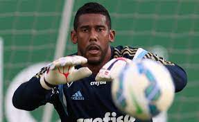 Aranha recebeu um dos principais prêmios do troféu mesa redonda. Aranha Na Uti Jogador Troca Fla Pelo Flu E Perdao Da Globo As Noticias Do Futebol De Hoje 10 6 Torcedores Noticias Sobre Futebol Games E Outros Esportes