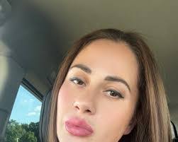 Deborah Plunkett's Instagram, Twitter & Facebook