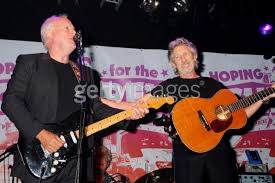 Who is roger waters of pink floyd? David Gilmour And Roger Waters Perform Together