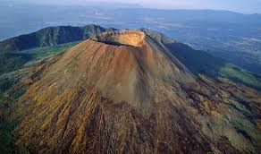Rangkaian gunung api yang menbentang ini dikenal dunia dengan ring of fire. 6 Gunung Berapi Aktif Paling Berbahaya Di Dunia Iluminasi