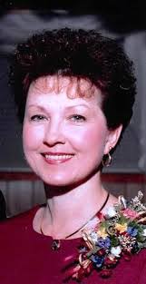 Elizabeth Demoss's Instagram, Twitter & Facebook