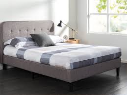 Tentu saja hal ini sangat menguntungkan bagi anda yang sedang menghemat dan memiliki banyak tempat tidur di rumah anda. 8 Merk Sprei Terbaik Yang Bagus Lembut Adem Dan Nyaman