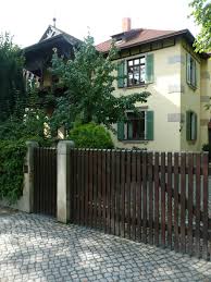 When compared to other restaurants, pizza haus inc is moderate. Datei Kleinzschachwitz Haus 104 Jpg Wikipedia