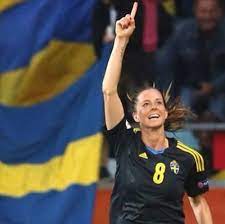 Hon har gjort 88 landslagsmål för sverige, spelat fyra os, tre vm, fyra em och dessutom vunnit diamantbollen fem gånger! Lotta Schelin L8schelin Twitter