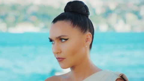 La forza di una donna Anticipazioni 6 febbraio 2026: Hatice muore. La  disperazione di Enver, Bahar e Sirin...