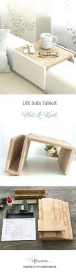 Tray adaptable to the arm of the sofa oak. Do It Yourself Sofa Tablett In Kreideweiss Mit Kork Akzenten Sofa Tablett Diy Sofa Selbermachen Basteln Zu Hause