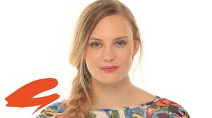 How to do a bright summer beach beauty look with Mary Greenwell