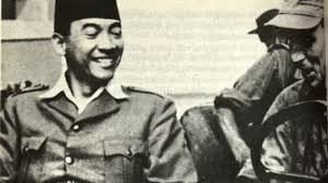 Known as the proclamator, he and a number of indonesians, including the first president of indonesia, sukarno. 16 12 1949 Soekarno Dipilih Jadi Presiden Ris