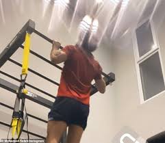 Termasuk mohamed salah, berikut delapan penyerang top liverpool. Mohamed Salah Setzt Sich Durch Ein Intensives Workout Auf 2 Uhr Aktuelle Boulevard Nachrichten Und Fotogalerien Zu Stars Sternchen