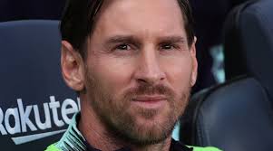 Argentina's coach lionel scaloni has praised lionel messi for staying on with barcelona, saying the decision allowed the athlete to remain settled and to stay fit. Maradona Calls Scaloni An Idiot And Urges Messi To Retire