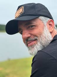 sobre ouvir mais e falar menos.