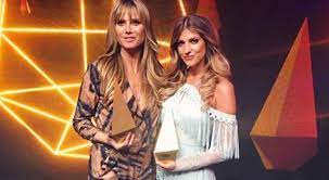 ^ huggins, sarah (january 5, 2016). Sarah Harrison Gewinnt About You Award Studio71