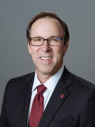 University president Danny Anderson announces retirement