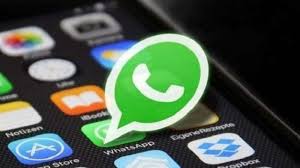 Tetapi, tak jarang anda menemukan pesan yang sudah dihapus dan penasaran ingin membacanya kembali. Khawatir Riwayat Chat Yang Sudah Dihapus Dihack Pasangan Pastikan Tombol Di Whatsapp Ini Mati Halaman All Sriwijaya Post
