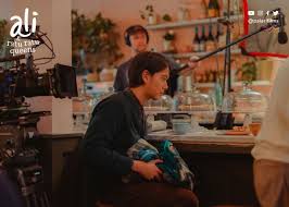 Asri welas, aurora ribero, bayu skak and others. 10 Potret Iqbaal Syuting Film Ali Ratu Ratu Queens Di New York