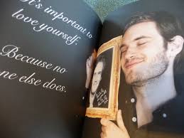 This is a paperback book that i purchased at target for about $3.15 about a month ago. Recensie This Book Loves You Nerdygeekyfanboy