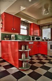 Kitchen Retro Tiles Floors 44 Kuchendesign Retrokuchen Kuchen Ideen Rot