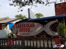 The laksa (rm 4.50) here is served along with a whole. Jalan Jalan Cari Makan Di Alor Setar Kedah