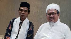 Dalam suatu video, tengku zulkarnain membahas tentang salah satu kebiasaan dari masyarakat jawa yang pamit dengan berjalan mundur. Tengku Zul Dihujani Protes Fans Jokowi Lantaran Usul Adanya Uu Untuk Presiden Yang Tukang Bohong Indonesiakininews Com