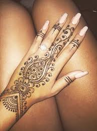 Imagen De Henna Nails And Tattoo In 2020 Henna Tattoo Designs Henna Hand Tattoo Tattoos