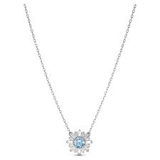 Taking place in the year 2057, the story follows a group of astronauts on a dangerous mission to reignite the dying sun. Sunshine Anhanger Blau Rhodiniert Swarovski Com