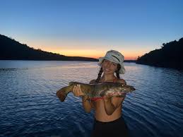 Hannah Mae (@hannah.maeofficial) • Instagram photos and videos