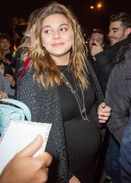 Born 26 november 1996), known by her stage name louane emera (lwan emɛʁa) or simply louane, is a french singer and actress. Louane Enceinte La Chanteuse Officialise Sa Grossesse Marie Claire