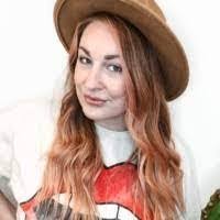 Donna Lutton's Instagram, Twitter & Facebook