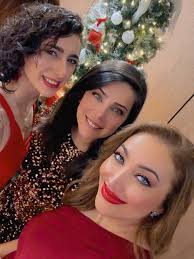 Feeling extra grateful this Christmas! Doing what I love, laughing every  day, and getting to work with friends who feel like family. Couldn't ask  for a better job, better people, or better