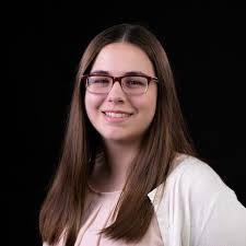 Deanna Durler's Instagram, Twitter & Facebook