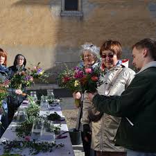Photo Mirambeau : un « Fleurilège » pour célébrer le printemps et la poésie