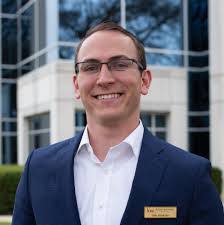 Aaron Hindman's Instagram, Twitter & Facebook