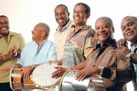 @serenofundodequintal @birapresidente @ademir_batera @poeta.cleber #ubirany @arlindocruzobem @sombrinhaoficial. Ubirany Do Fundo De Quintal Morre Aos 80 Anos Radio Senado