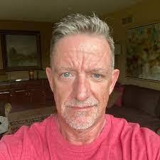 Leann Bednar's Instagram, Twitter & Facebook