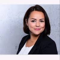 Karen Ecker's Instagram, Twitter & Facebook