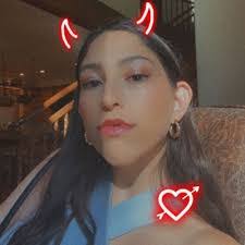 Heather Shapiro's Instagram, Twitter & Facebook