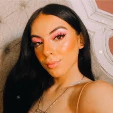 Briana Alvarez's Instagram, Twitter & Facebook