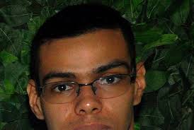 Amigos prestam homenagem a jovem morto em desabamento em Nilópolis