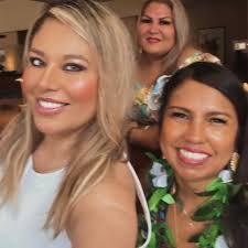 Last night with @mujeresqueseatreven_ @deyamartinezl  @thelatinaemotionalcoach @theempoweredlatinaacademy @nallelypimenteltv  @adryanaaldeen @claudiamercadoo