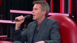 Occhi puntati sul papà, emanuele filiberto, principe di savoia, che recentemente ha annunciato di voler entrare in politica con un suo partito, più italia. Amici 2021 Emanuele Filiberto Lancia Le Figlie Nel Programma Ma