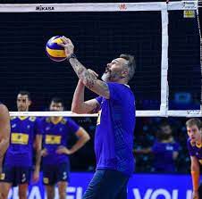 Como treinador, bernardinho é um dos maiores campeões da história do voleibol, acumulando mais de trinta títulos importantes em vinte e dois anos de carreira dirigindo as seleções brasileiras feminina e masculina. Carlos Schwanke Sera O Tecnico Do Brasil Na Liga Das Nacoes Volei Ge