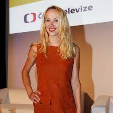 Petra hřebíčková (born 20 september 1979) is a czech stage and film actress. Tajemstvi Postavy Petry Hrebickove Jak Shodila Poporodni Kila Expres Cz