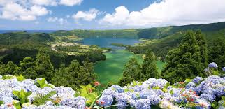 Die azoren sind eine inselgruppe im nordatlantik, etwa 1500 kilometer von europa und 3500 kilometer von nordamerika entfernt, knapp südlich des 40. Wanderreise Portugal Ein Hoch Auf Die Azoren