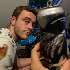 Andrew Pettingill's Instagram, Twitter & Facebook