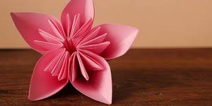 Pastikan semua tikungan rapih dan simetris. Cara Membuat Bunga Dari Kertas Origami Yang Mudah Dan Praktis Untuk Dekorasi Ruang Di Rumah Diadona Id