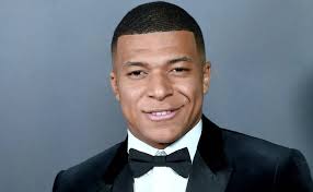 Mbappé é como 007, tem licença para não correr", diz ex-Real Madrid