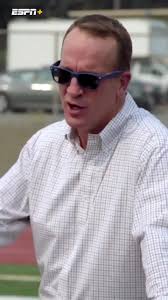 Marshawn Lynch shares his pregame routine with Peyton Manning 🤣 #fyp  #peytonmanning #marshawnlynch #beastmode #nfl